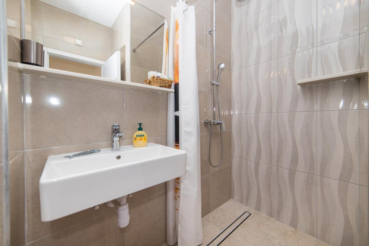 Apartment Maris Makarska